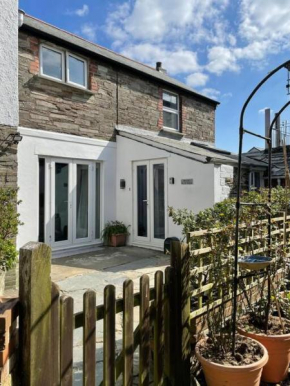 Mews Cottage Tintagel Two bed sleeps 4, Tintagel
